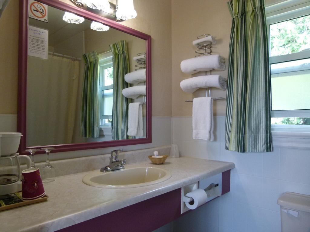 Country Squire Motel Arnprior Phòng bức ảnh