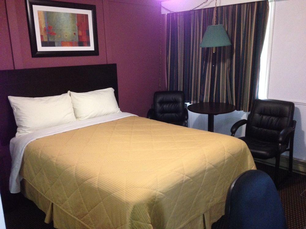 Country Squire Motel Arnprior Ngoại thất bức ảnh