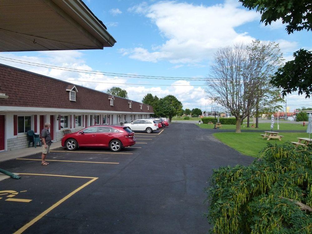 Country Squire Motel Arnprior Ngoại thất bức ảnh