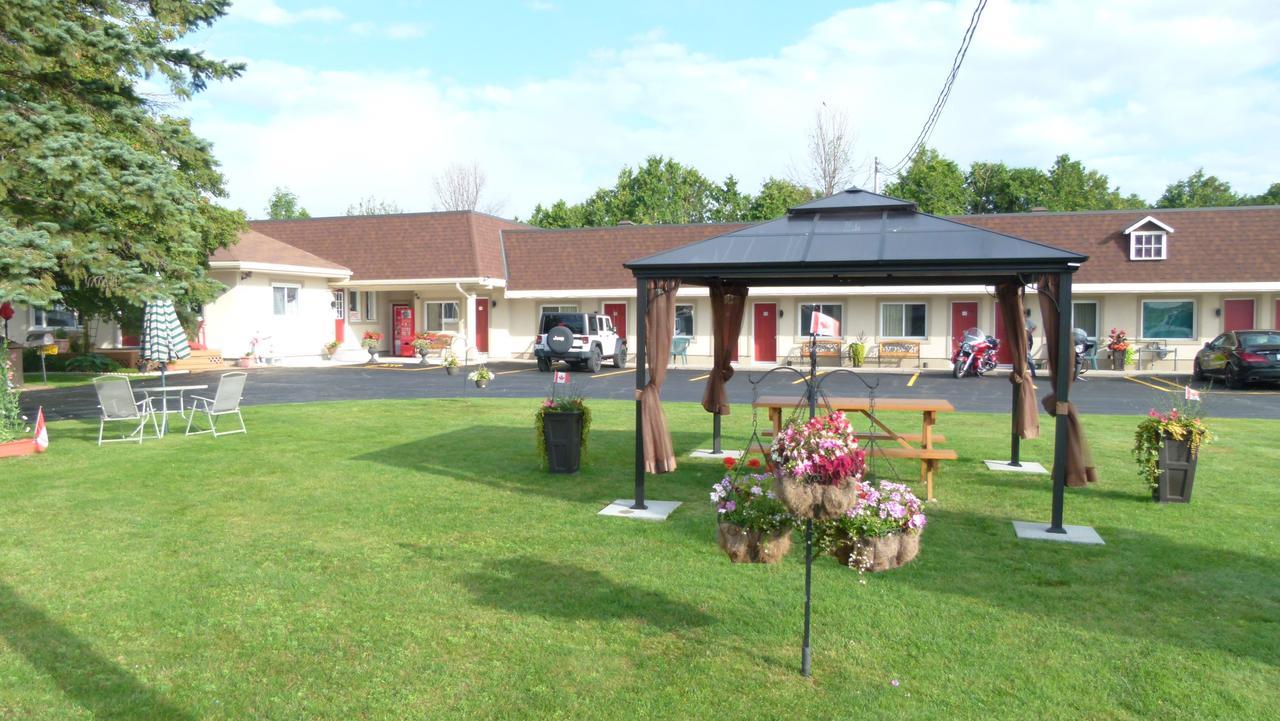 Country Squire Motel Arnprior Ngoại thất bức ảnh