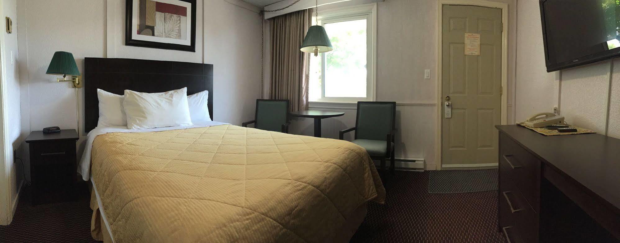 Country Squire Motel Arnprior Ngoại thất bức ảnh