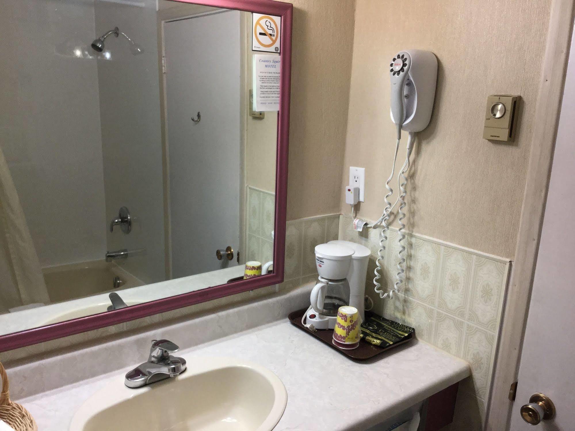 Country Squire Motel Arnprior Ngoại thất bức ảnh