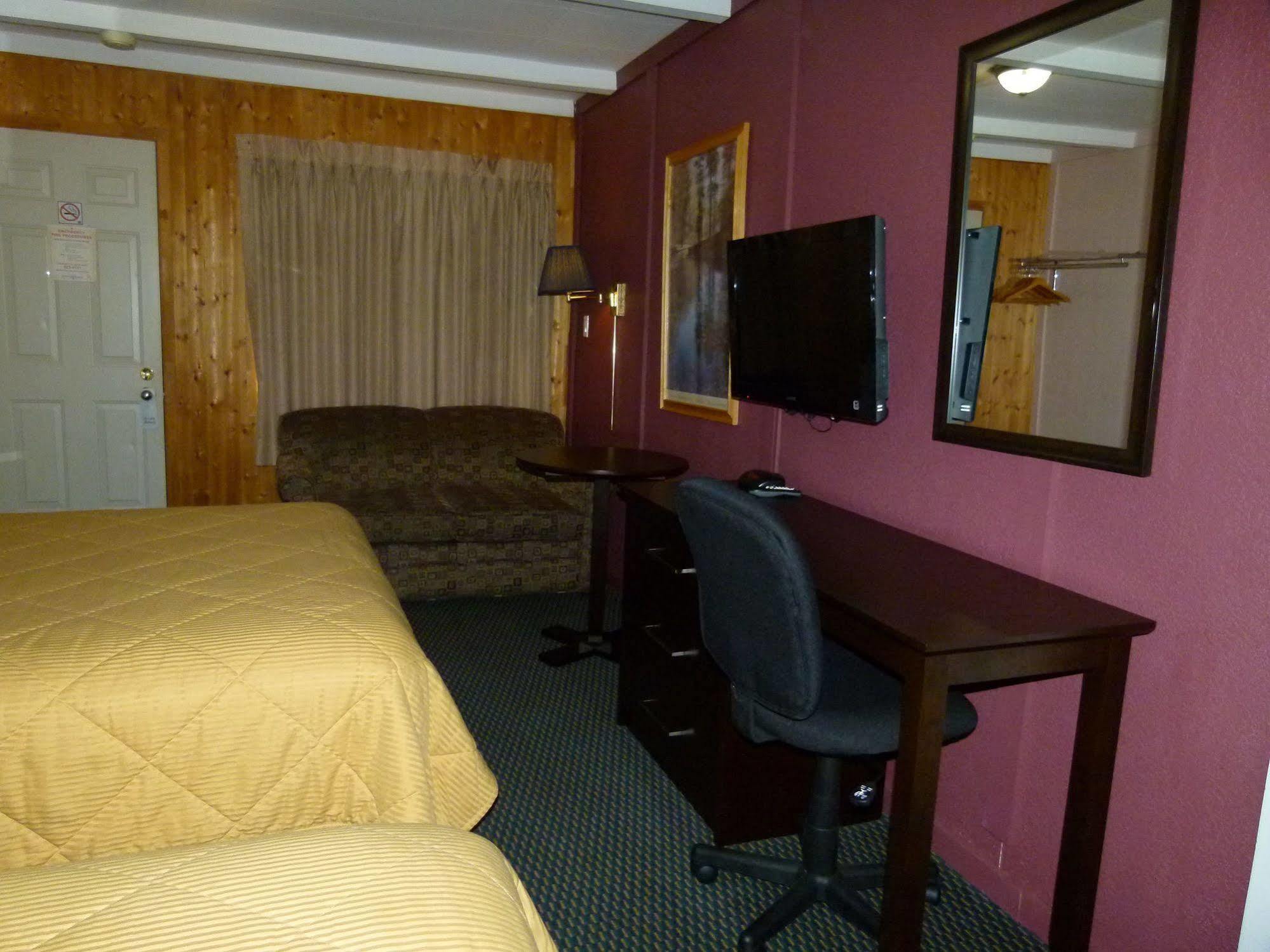 Country Squire Motel Arnprior Ngoại thất bức ảnh