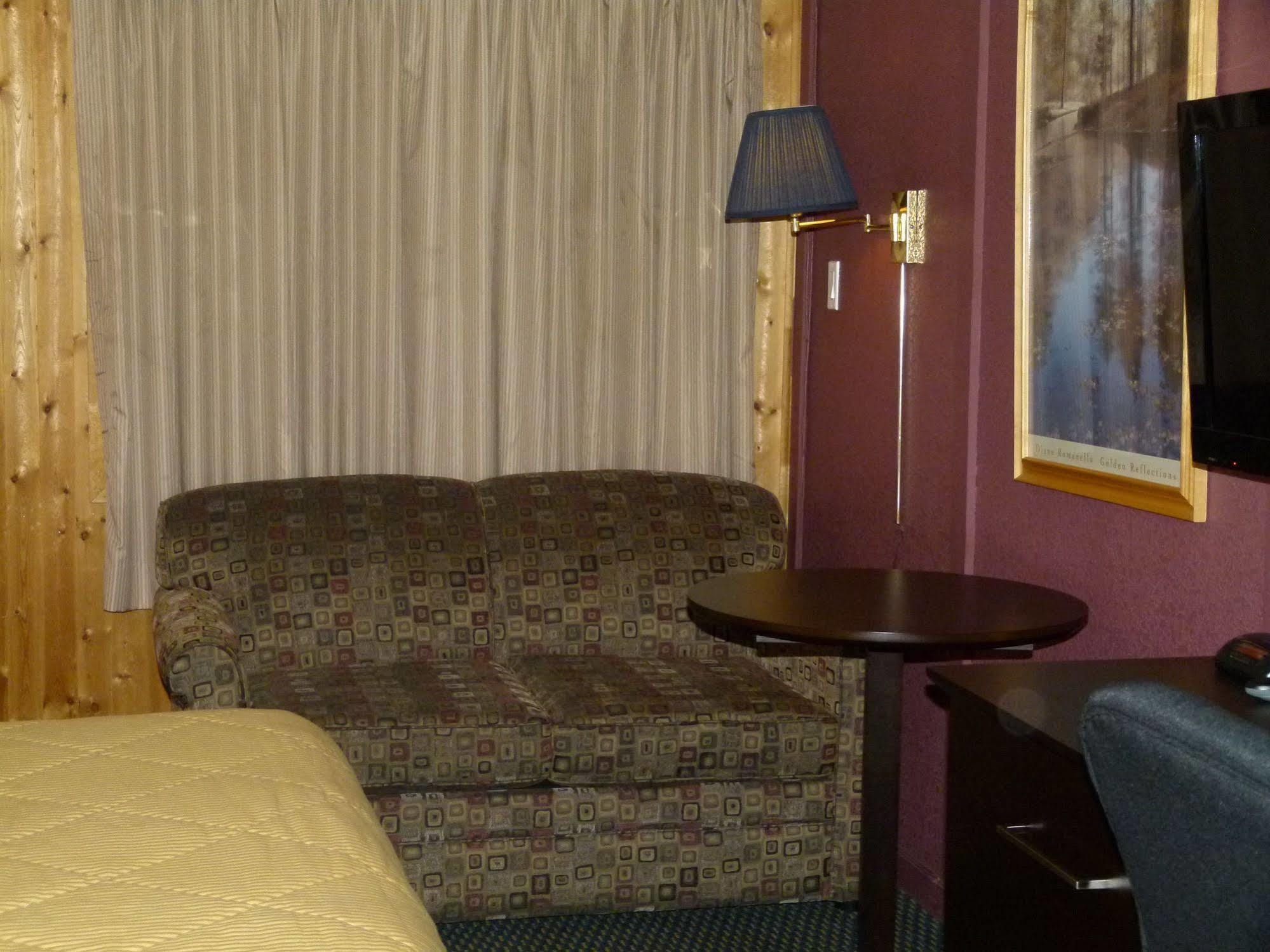 Country Squire Motel Arnprior Ngoại thất bức ảnh