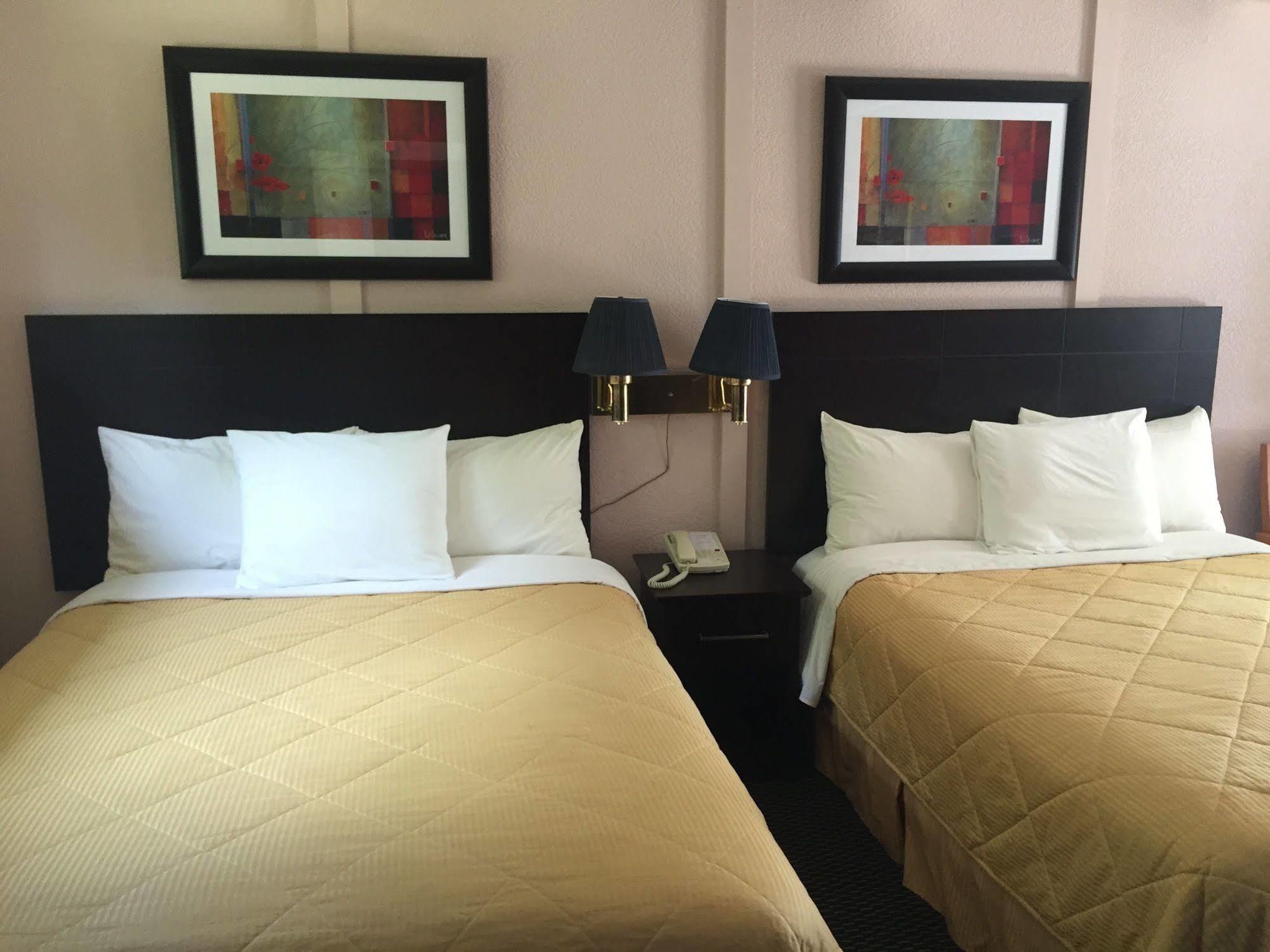 Country Squire Motel Arnprior Ngoại thất bức ảnh